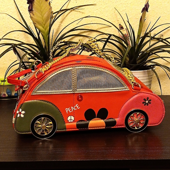 Beautiful Vintage Car Handbag 🚗 - Picture 3 of 10